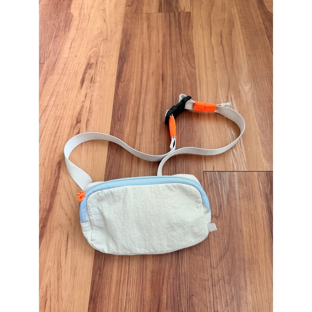 Lululemon Everywhere‎ Belt Bag 1L White Blue Orange